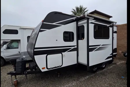 Paola 's Grand Design  Grand design xls22 Travel Trailer