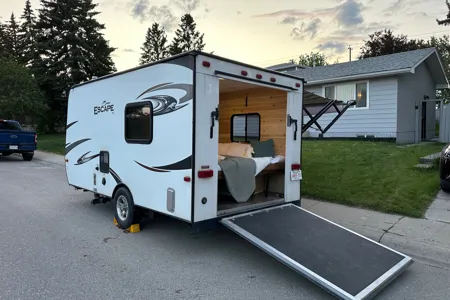 Lightweight Camper Trailer Toy Hauler SUV friendly