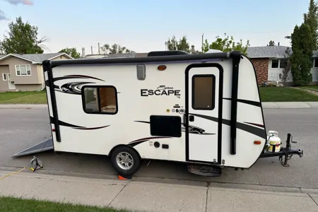 Lightweight Camper Trailer Toy Hauler SUV friendly