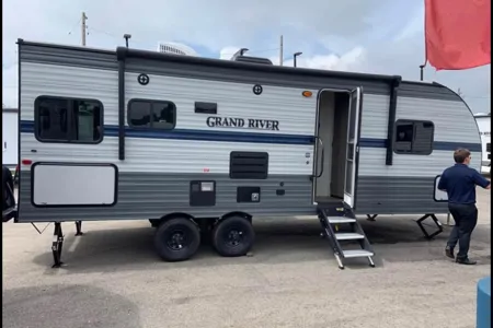 BigKid Coachmen Grand River 24RLS Travel Trailer