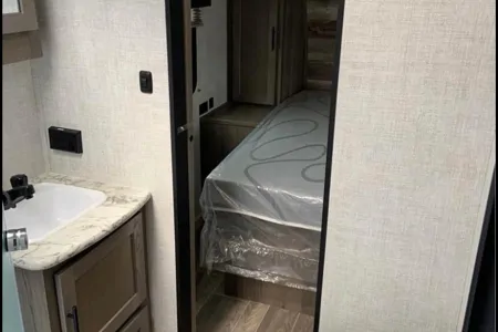 BigKid Coachmen Grand River 24RLS Travel Trailer
