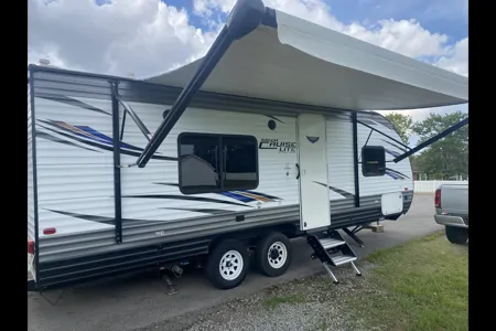 Travelbug adventures - Forest River Salem ultra lite