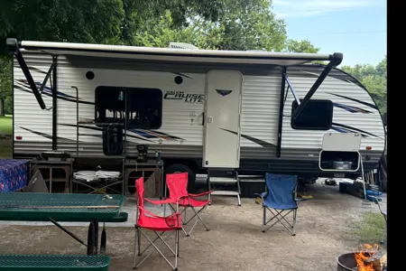 Travelbug adventures - Forest River Salem ultra lite