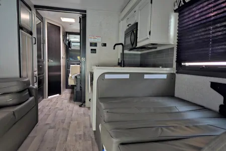 Rishi's Entegra Coach Odyssey Class C