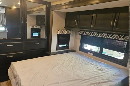 Rishi's Entegra Coach Odyssey Class C