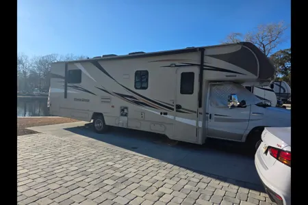Kevin's Winnebago Minnie Winnie 31k Class C
