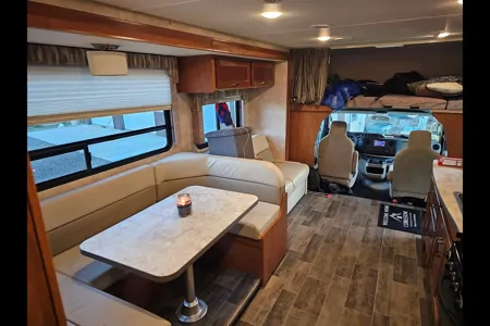 Kevin's Winnebago Minnie Winnie 31k Class C