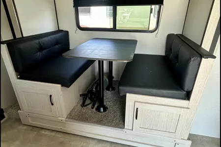 Off-Grid Family Fun! Pet-Friendly, Adventure-Ready RV
