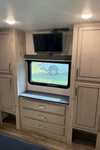 Luxury Fifth Wheel | Concierge Setup Included| 2 Full Baths + Loft | Veteran Owned