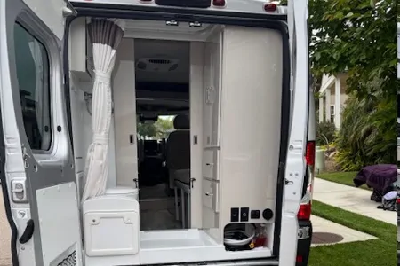 Mali's RV Platinum Coach