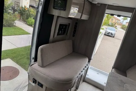 Mali's RV Platinum Coach