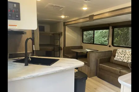 Jessica's Keystone Springdale Classic 261BHC Travel Trailer