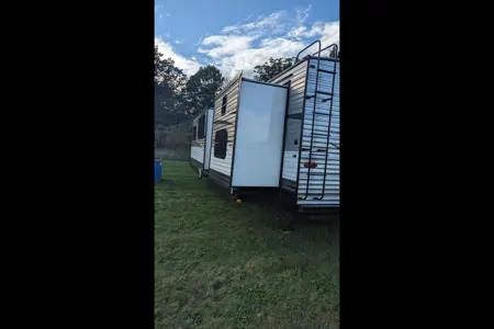 #4 Sagmoe Family (36-foot bunkhouse)