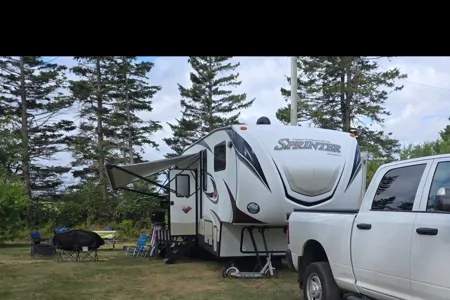 HomeBase Keystone 324bhs Fifth Wheel