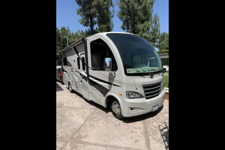 blessing RV !!! Thor Motor Coach 2015 Class A