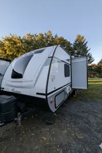 Roulotte Coachmen Apex Nano 208 BHS