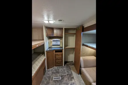 The Ultimate Family Bunkhouse - 2014 SunnyBrook Sunset Creek Classic 340 BHDS Travel Trailer