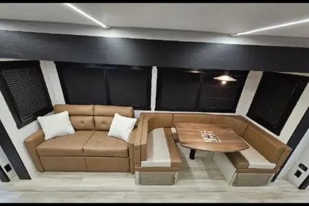 Brand New 2025 Forest-River Family Bunkhouse 36ft