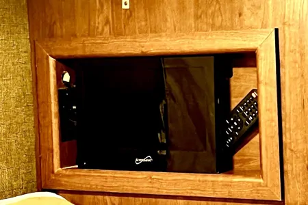 Freedom Elite Class C Bunk Floorplan Sleeps 6-8