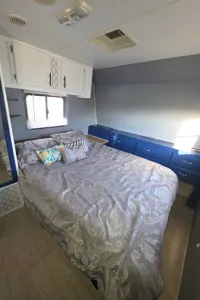 E&J Fleetwood 2004 Travel Trailer