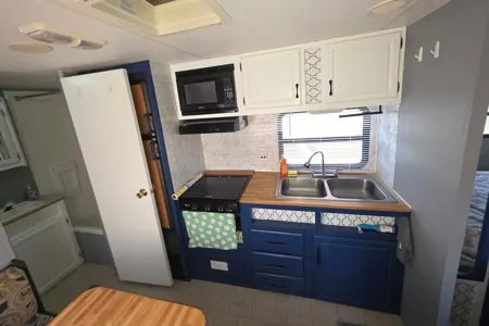 E&J Fleetwood 2004 Travel Trailer