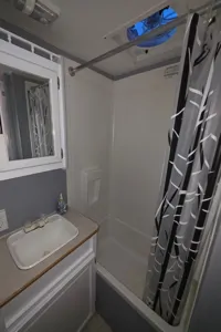 E&J Fleetwood 2004 Travel Trailer