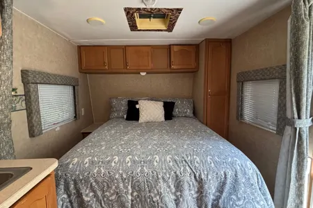 Dreamer Cozy Camper
