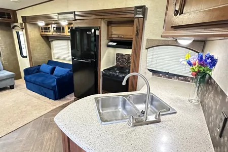 RV Cottage 5th camper