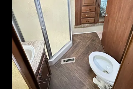 RV Cottage 5th camper