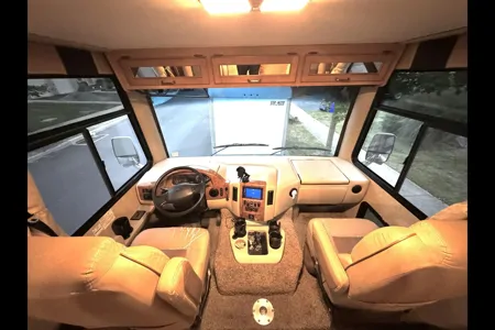 2015 Thor Motor Coach Hurricane Class A - Our Family Roadtrip & Party Bus!