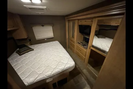 2015 Thor Motor Coach Hurricane Class A - Our Family Roadtrip & Party Bus!