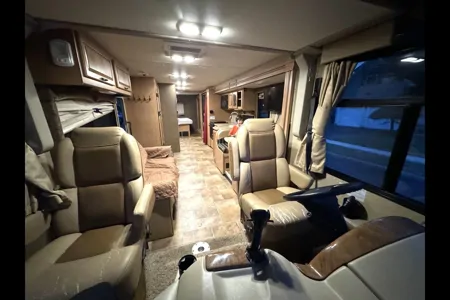 2015 Thor Motor Coach Hurricane Class A - Our Family Roadtrip & Party Bus!