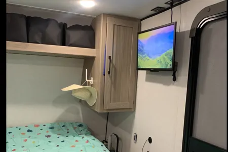 The Scoot Around Colman 17 B Travel Trailer