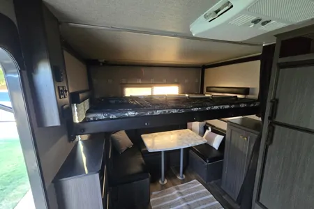 Chris 's Genesis Supreme RV Overnighter Toy Hauler