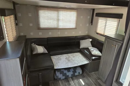 Chris 's Genesis Supreme RV Overnighter Toy Hauler