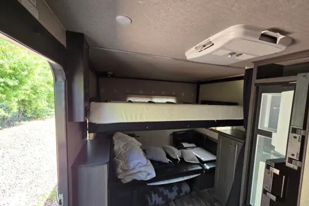 Chris 's Genesis Supreme RV Overnighter Toy Hauler