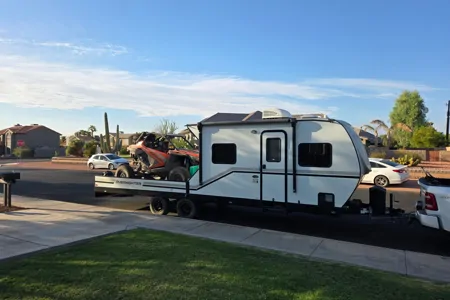 Chris 's Genesis Supreme RV Overnighter Toy Hauler