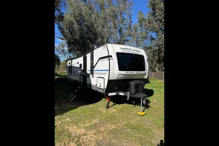 Forest River Alpha wolf 280QBS-L Travel Trailer