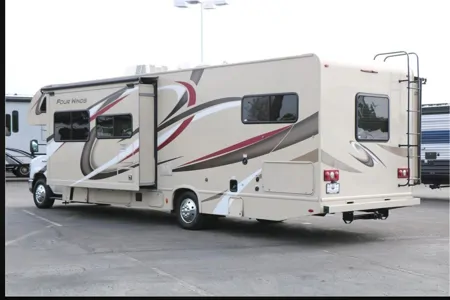 C14 - Thor Motor Coach Four Winds