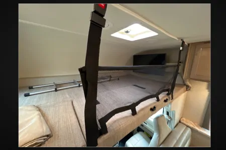 C14 - Thor Motor Coach Four Winds