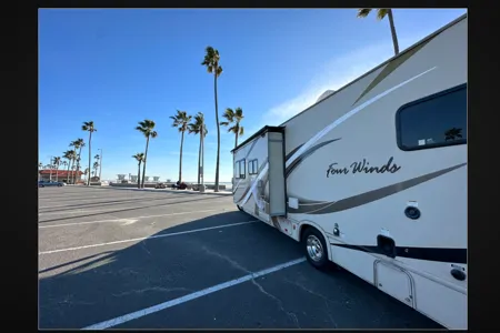 C14 - Thor Motor Coach Four Winds