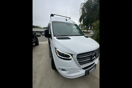 HEIDI's Winnebago boldt Class B