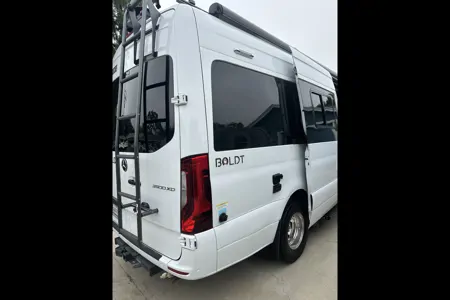 HEIDI's Winnebago boldt Class B