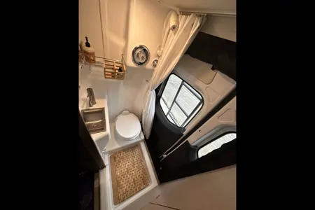 HEIDI's Winnebago boldt Class B