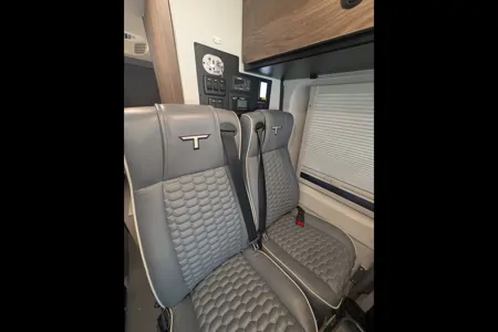 Skyvan Adventure Van Tiffin Motorhomes Allegro GH1 Class B