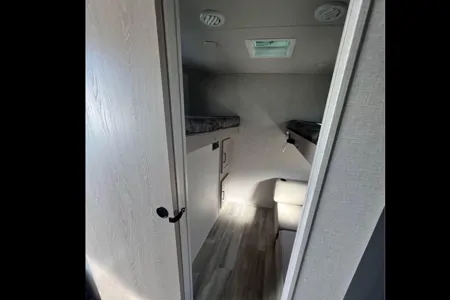 Tommy's Forest River Rockwood ultra light 2911BS Travel Trailer