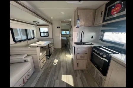 Tommy's Forest River Rockwood ultra light 2911BS Travel Trailer