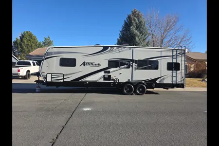 Donny's Eclipse RV 28IBG Toy Hauler