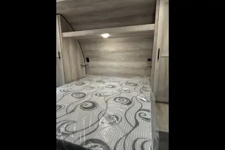 KZ Sportsmen Travel Trailer