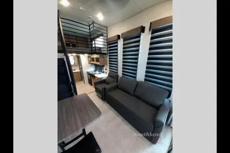 Ozarro's Timberwolf Mini Loft 16ML